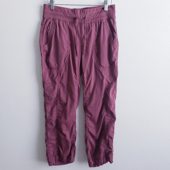 The North Face Aphrodite 2.0 Capri Pants - Picture 2 of 7